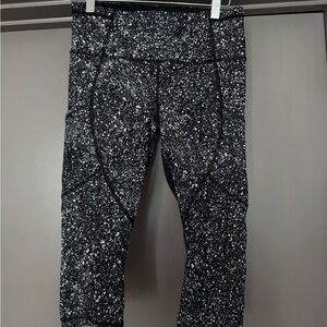 Lululemon black and white speckled cropped leggings